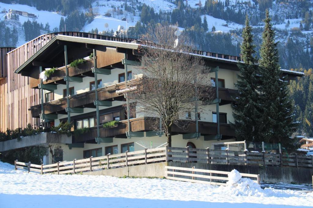 Ferienwohnungen Egger - Direkt An Der Spieljochbahn Fügen Exteriér fotografie